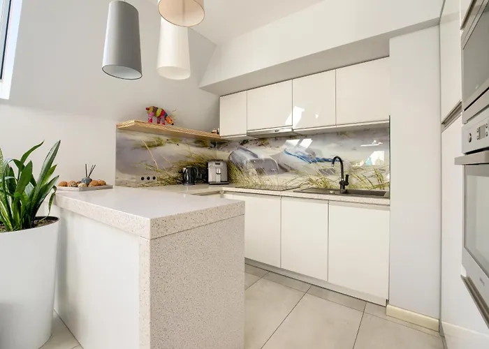 Kapitanska, Sun & Snow